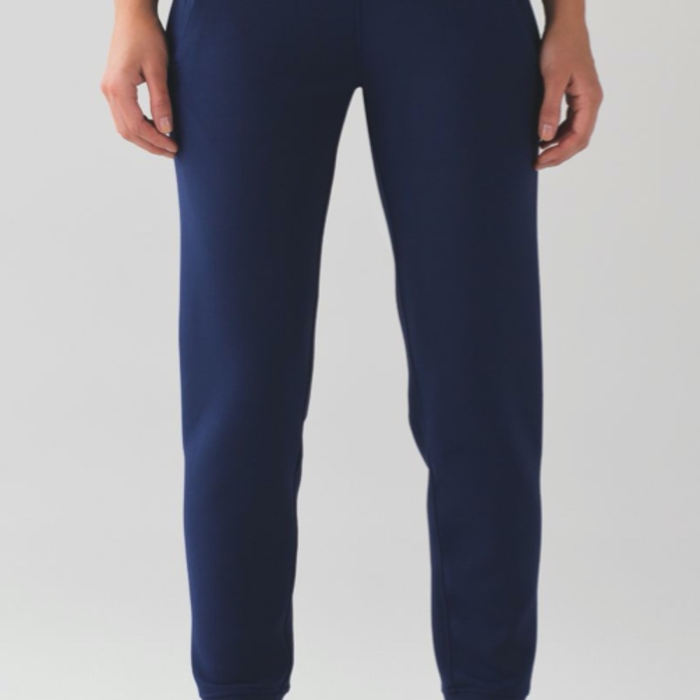 Lululemon Embrace the Space Pant- Navy